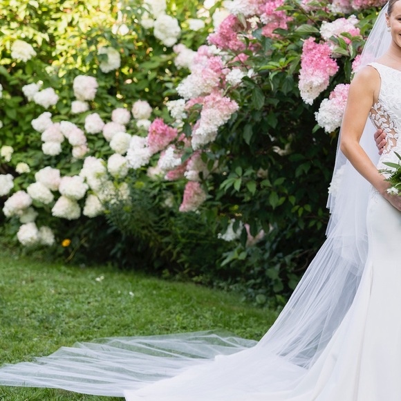 Berta Glimmer Tulle Circle Cathedral Veil - Picture 3 of 7